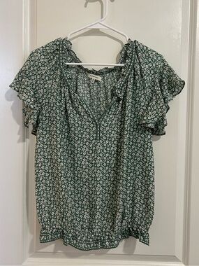 Max Studio floral print blouse with ruffle sleeves in size XS